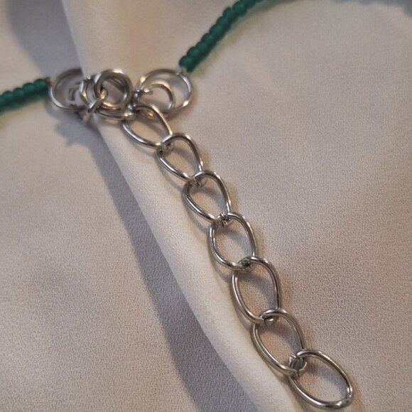 Artisan Made Soft Beaded Amethyst Stone Chip Green and Gold Choker Necklace - Picture 5 of 6